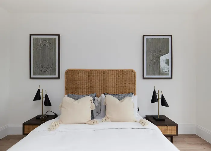 The Wembley Park Wonder - Charming 2Bdr Flat With Balcony