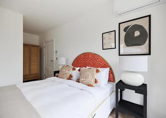 The Wembley Park Wonder - Charming 2Bdr Flat With Balcony
