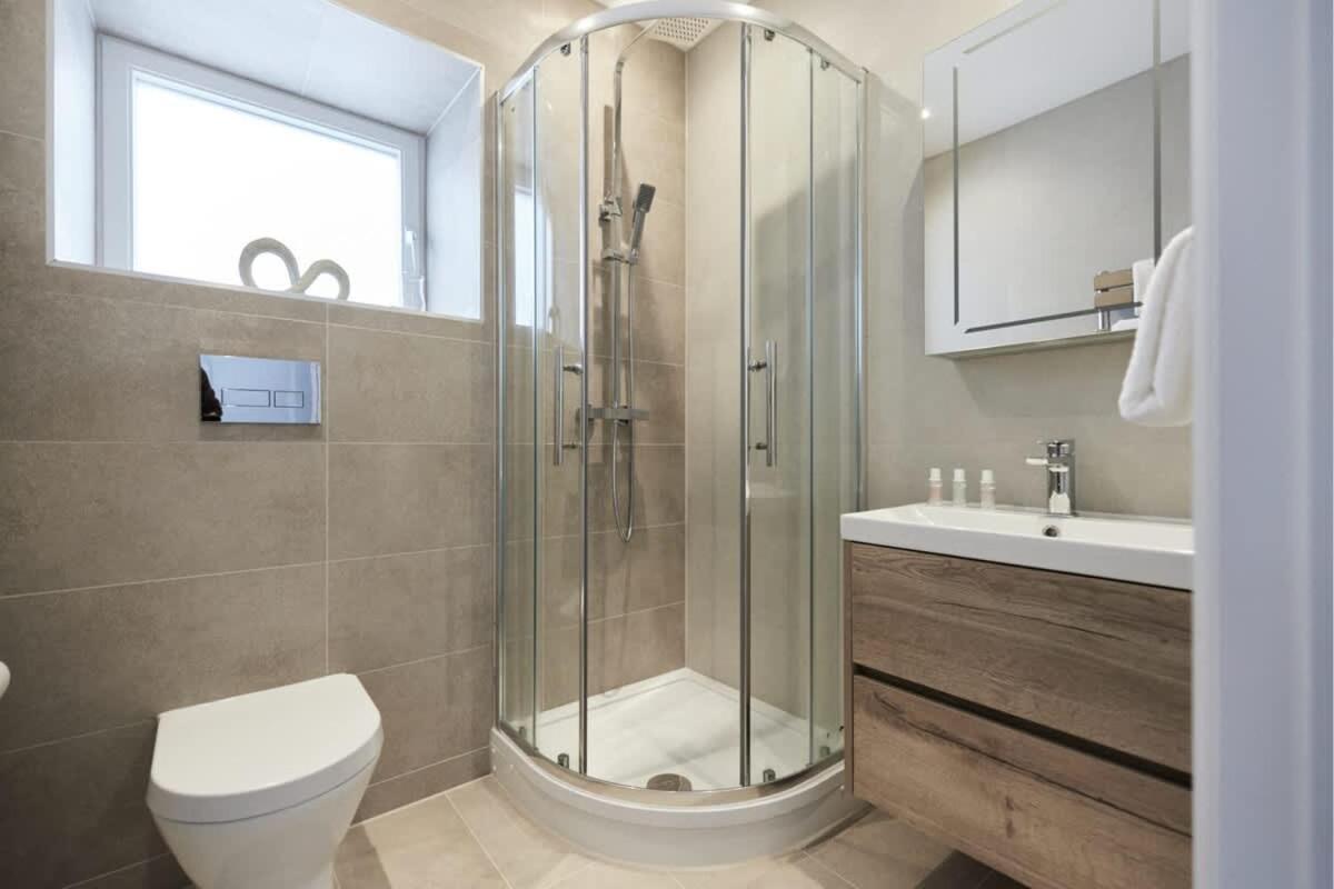 The Wembley Park Wonder - Charming 2bdr Flat With Balcony *