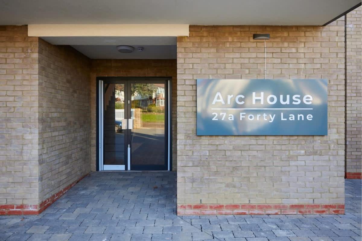 The Wembley Park Wonder - Charming 2bdr Flat With Balcony * Londra