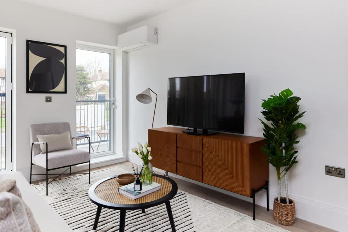 The Wembley Park Wonder - Charming 2bdr Flat With Balcony Appartamento *